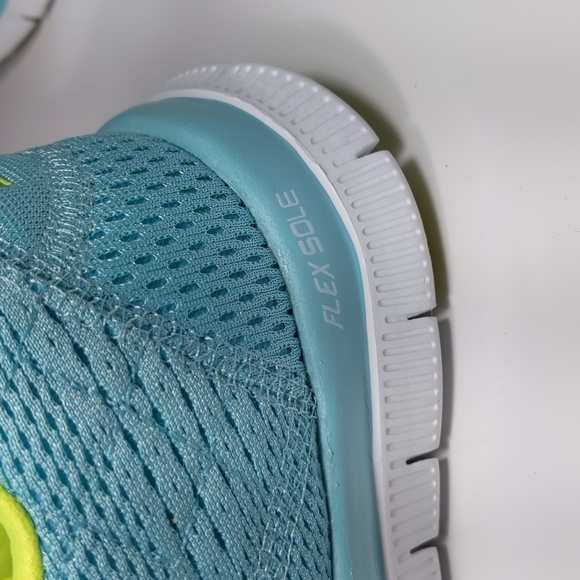 Skechers Skech-Knit Blue-Green Sneakers - Picture 9 of 9